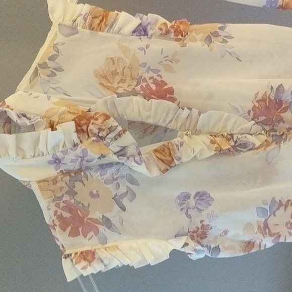 St. John couture silk two-piece set sleeveless blouse and a line pleated skirt. - Picture 9 of 16